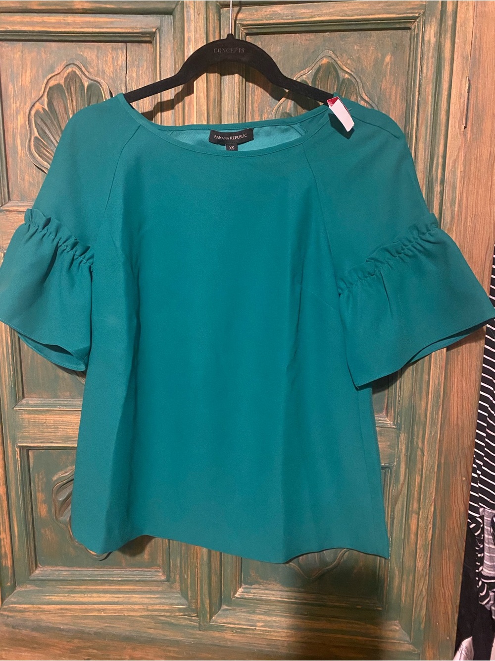 Banana Republic green Ruffle Sleeve Blouse